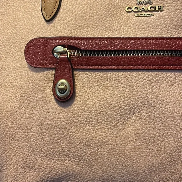 Authentic COACH PURSE Peach and wine colored. - Picture 4 of 11